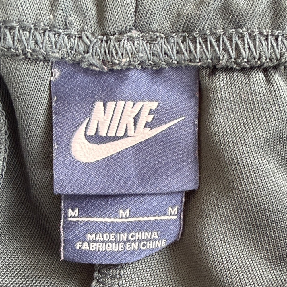 Nike Men's Dark Gray Joggers with White Trim. Embroidered logo. Size M - Picture 2 of 9
